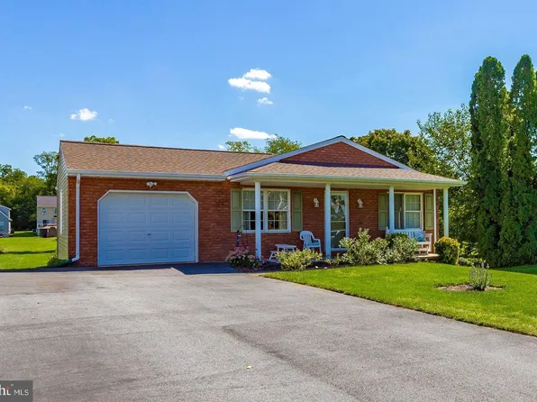 12225 W Lawn Ln, Hagerstown, MD 21740