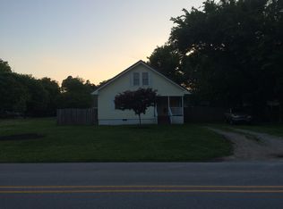 913 N Main St, Bentonville, AR 72712