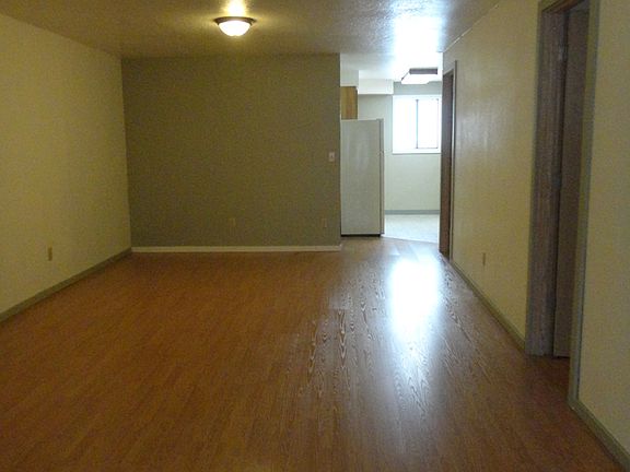 5th image of 228 NE Ward Ave #2
