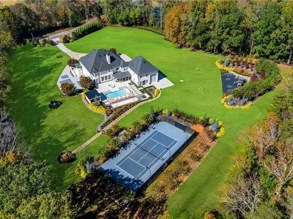 7160 Bennett Rd, Cumming, GA 30041