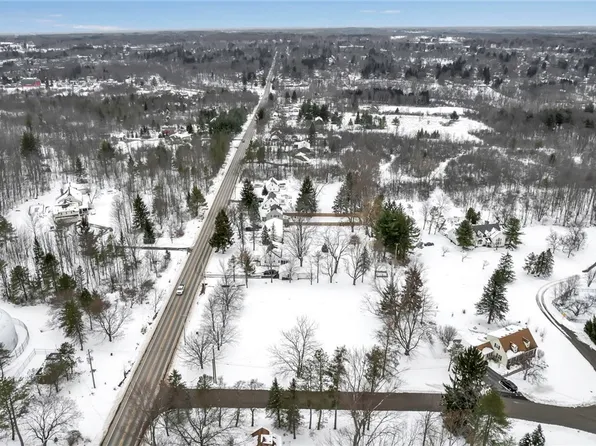 10 Westgate Dr, East Aurora, NY 14052