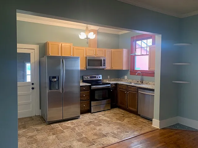 3 bed, 2.5 bath, 1600 sqft, $1,650 — Photo 3
