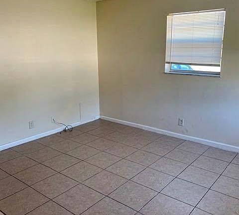 4th image of 1876 41st Ave APT 1