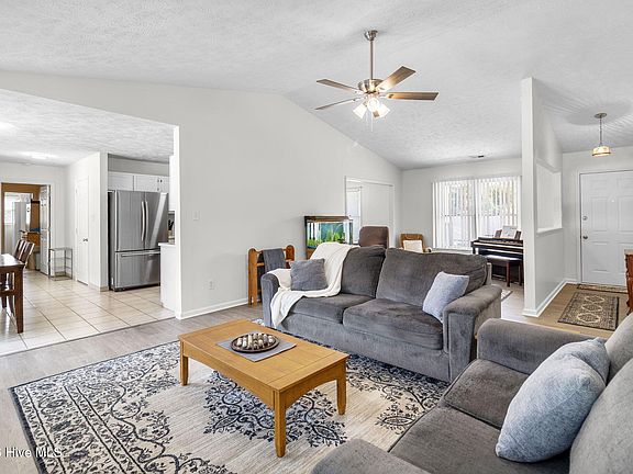 4th image of 5315 Blanchette Street
