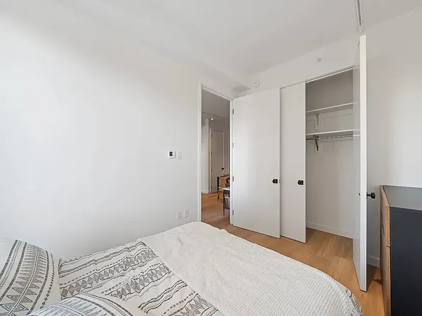 931 Carroll Street image 5 of 27