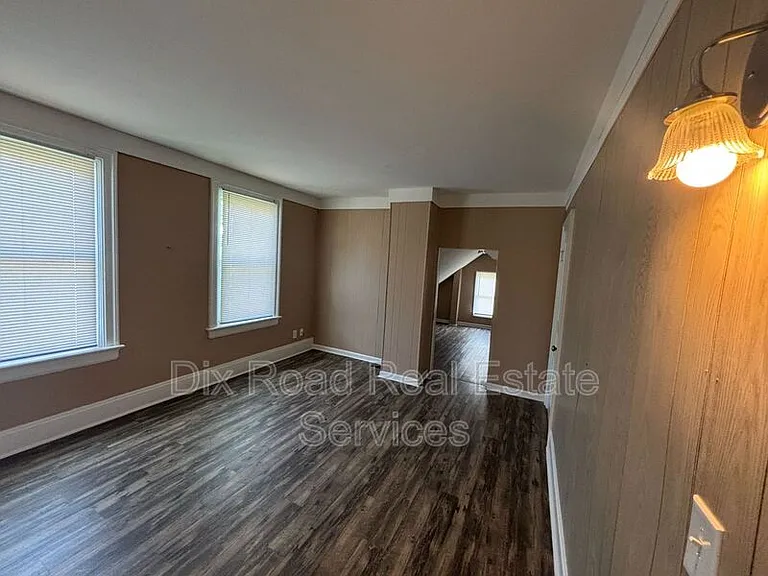 332 Hudson Ave — Photo 37