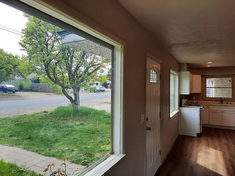 EN0064 James St Duplex- 2 Units — Photo 6