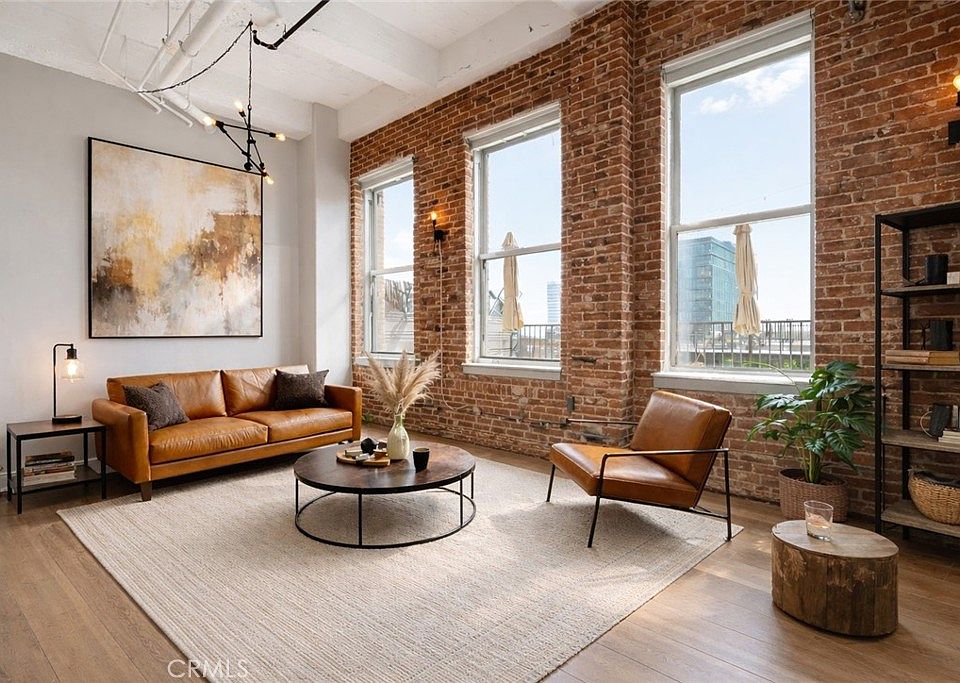 1st image of 215 W 7th St APT 1307