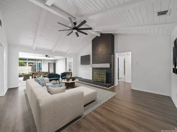 349 FENWICK DR, Windcrest, TX 78239