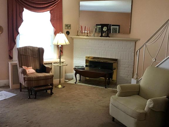 5th image of 612 Woodland Dr