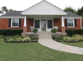 2216 Ravenwood Dr, Nashville, TN 37216