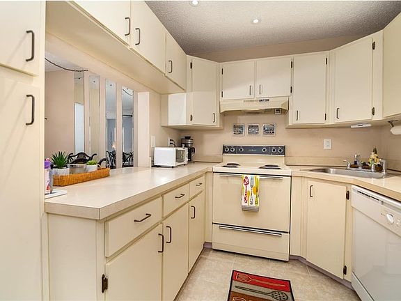 4th image of 3211 Lake Pine Way E APT D2