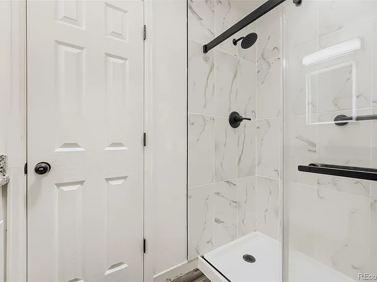 1190 Poplar Ave — Photo 17