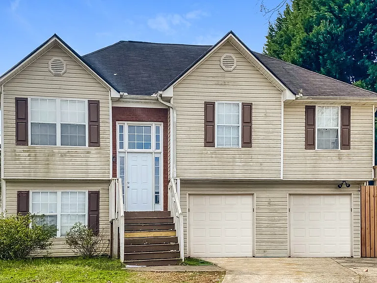 7460 Royale Ct — Photo 1
