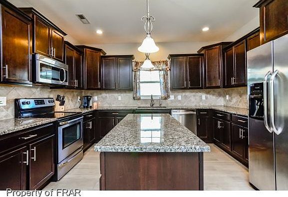 5th image of 451 Wedgefield Dr