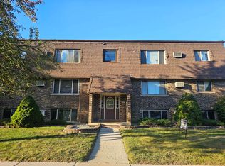 1350 Getzelman Dr APT 1W, Elgin, IL 60123