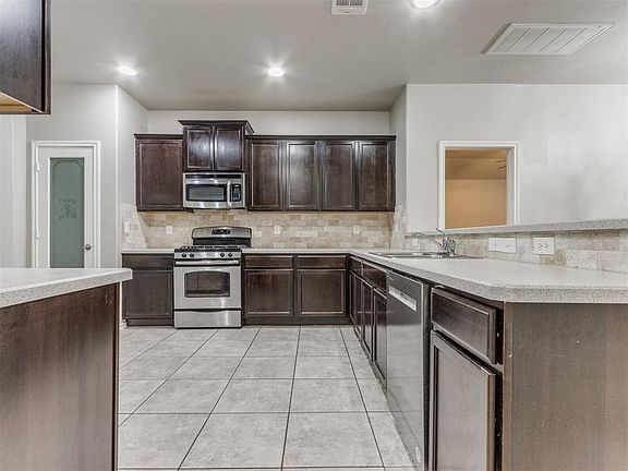 4th image of 19416 Candleberry Dr