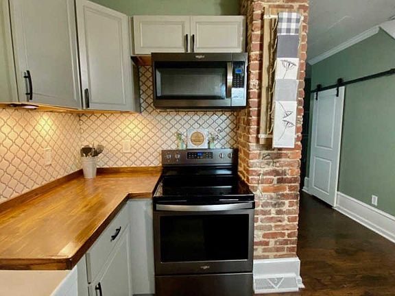 3rd image of 2209 Wheeler St