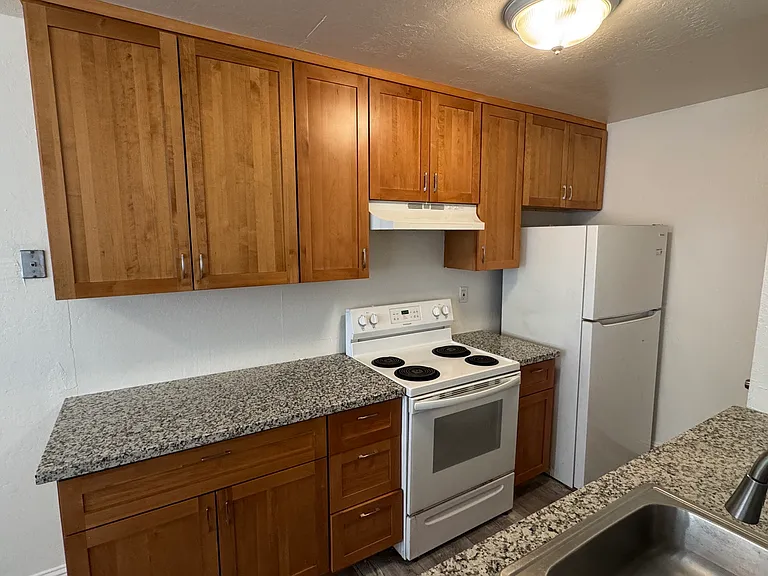 2205 Peppertree Way #2 — Photo 6