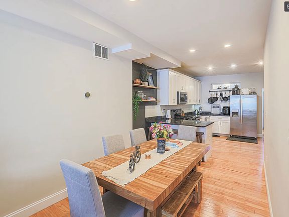 3rd image of 302 W 30th St