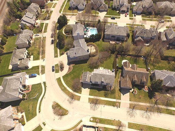 3rd image of 1139 Creek View Dr