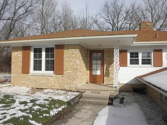 3rd image of 555 Sugar Creek Dr