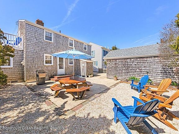 3rd image of 23 E Seabreeze Ave