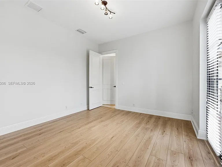 9564 Exbury Ct — Photo 27