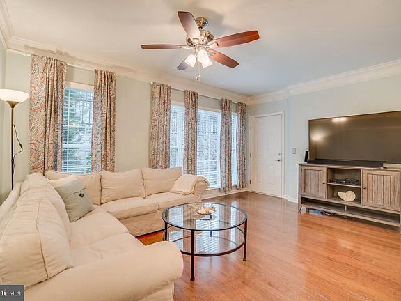 3rd image of 2291 Kew Gardens Dr