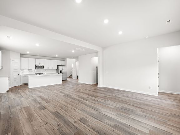 4th image of 1011 Curtis Springs Ln