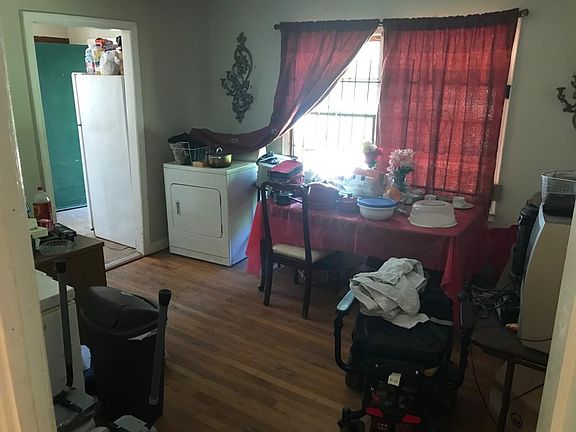 5th image of 592 Center Hill Ave NW