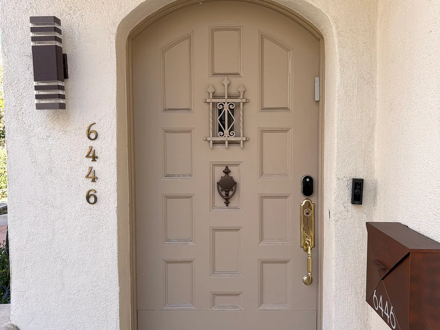 3 bed, 2.5 bath, 2260 sqft, $6,495 — Photo 2