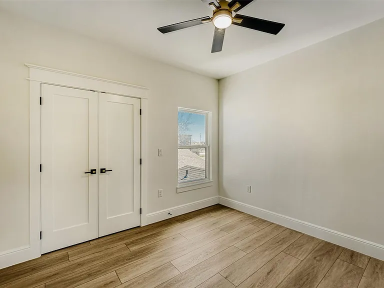 406 E Carrie Mnr — Photo 28