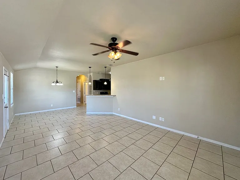 4601 Cambridge Dr — Photo 5