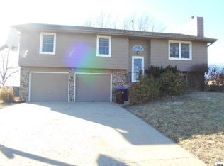 2841 SE Peck Rd, Topeka, KS 66605