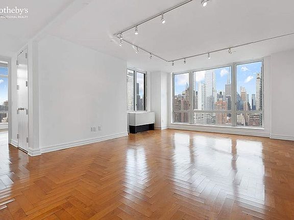 3rd image of 401 E 60th St APT 25B