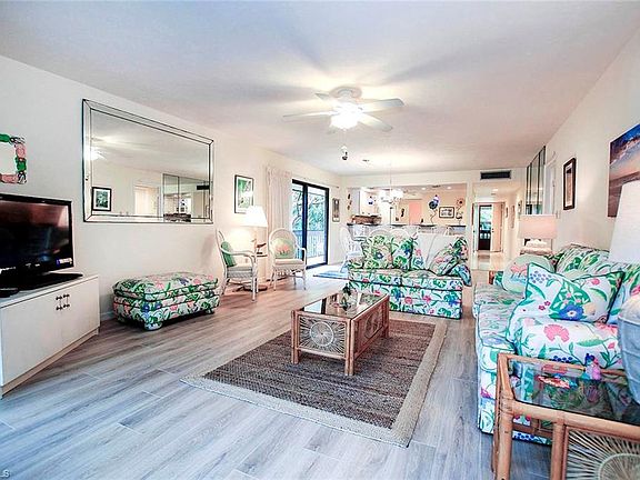 4th image of 303 Periwinkle Way Unit 312