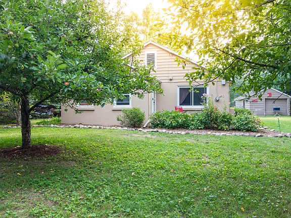 2nd image of 6622 Sunset Ln