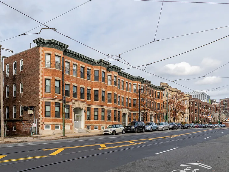 881 Huntington Ave. — Photo 6