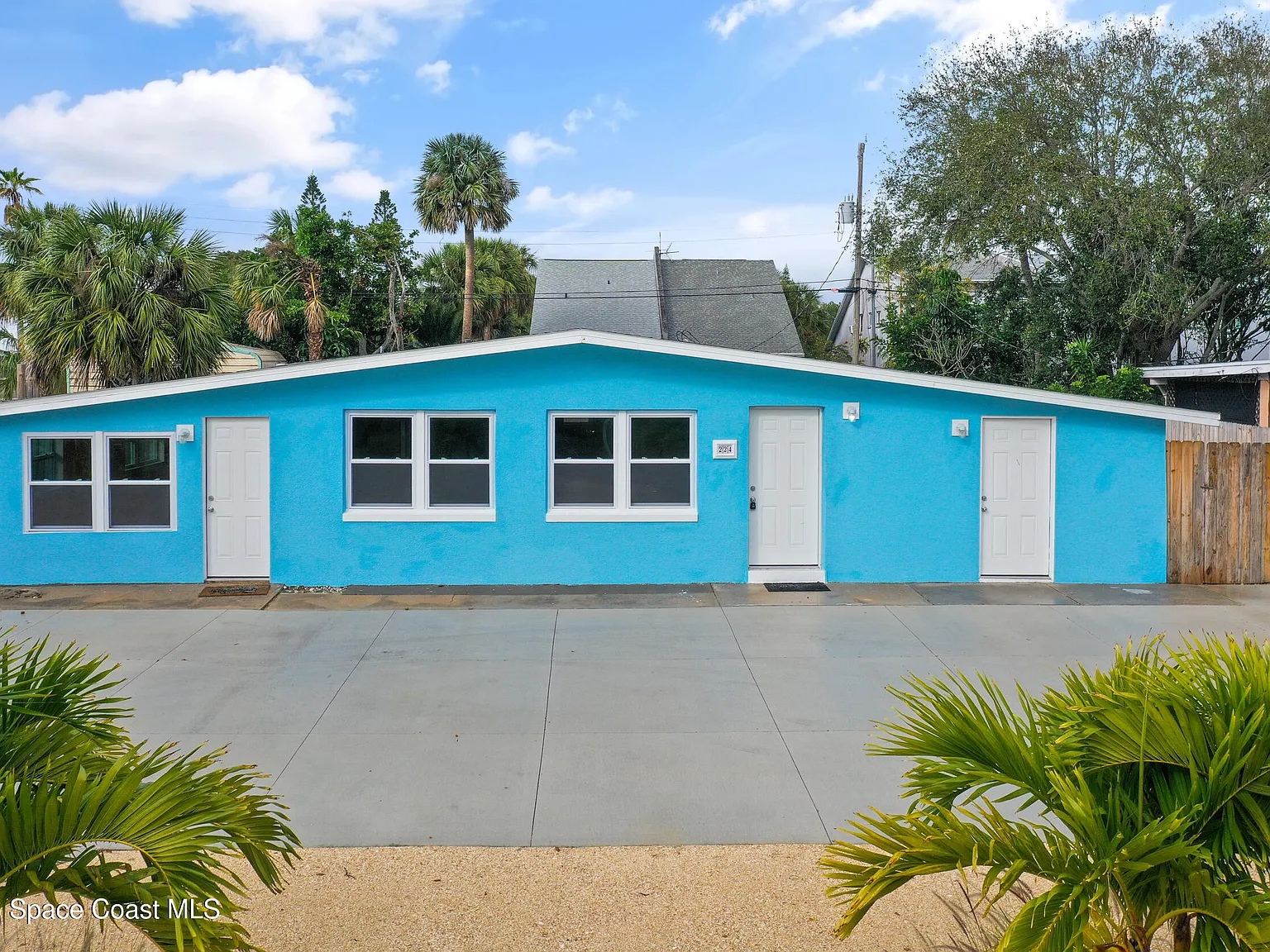 5 bed, 4.0 bath, 2319 sqft, $5,500 — Photo 1