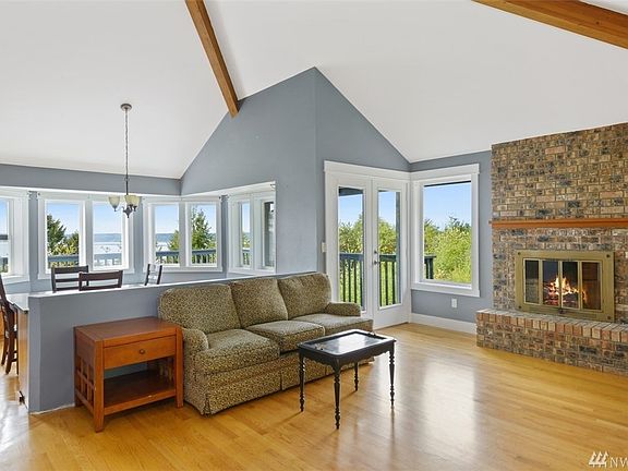 An entertainer's dream--this home flows from one room to another.  Enjoy formal and informal areas all with beautiful marine views!