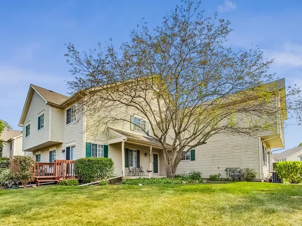 11 W Pheasant Trl Unit 11, Lake In The Hills, IL 60156