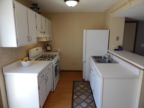4th image of 4960 Singleton Dr