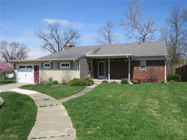 1310 Gordon Pl, Fremont, OH 43420