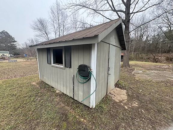 5th image of 160 Dye St