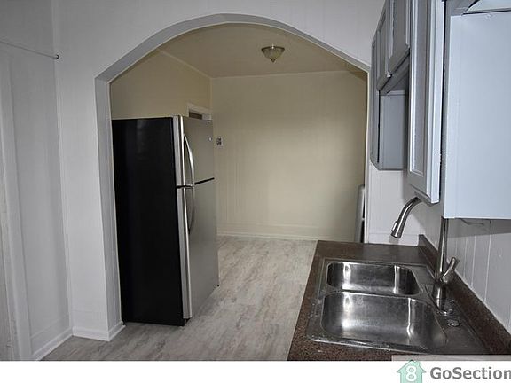 3rd image of 826 S 17th Ave APT 3B