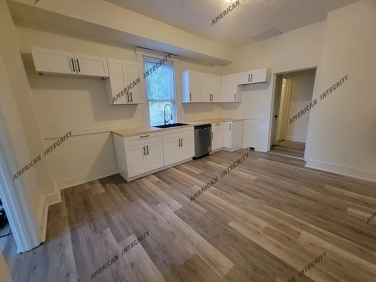 15 N Van Lear St — Photo 3