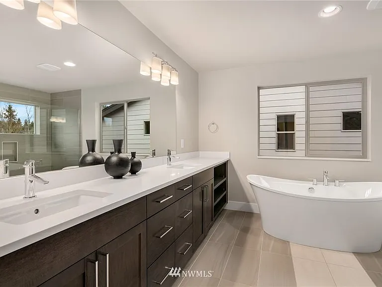 23526 SE 36th Ct — Photo 9