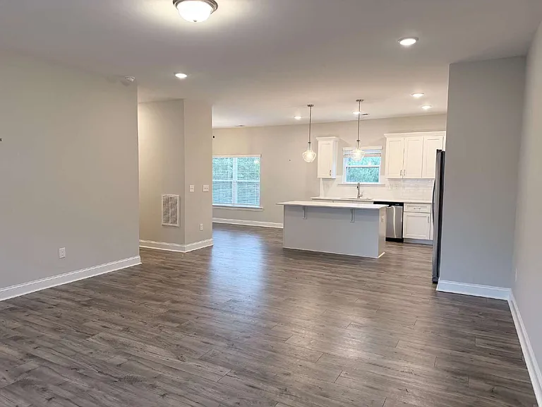 57 Walnut Springs Dr — Photo 3