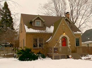 2918 N 69th St, Milwaukee, WI 53210